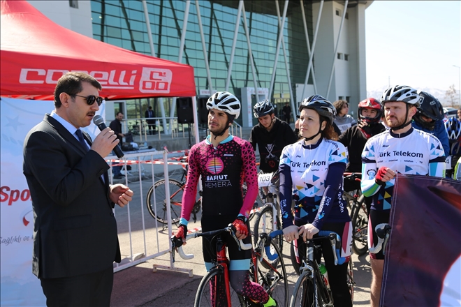 BİSİKLET YARIŞLARI NEFES KESTİ