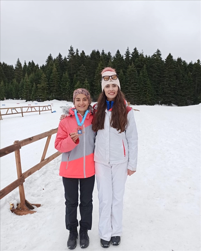 BOLU´DAN BRONZ MADALYA İLE DÖNDÜ