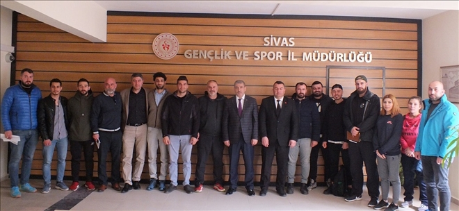 "SİVAS´TAN BAŞARILI YÜZÜCÜLER ÇIKACAK"