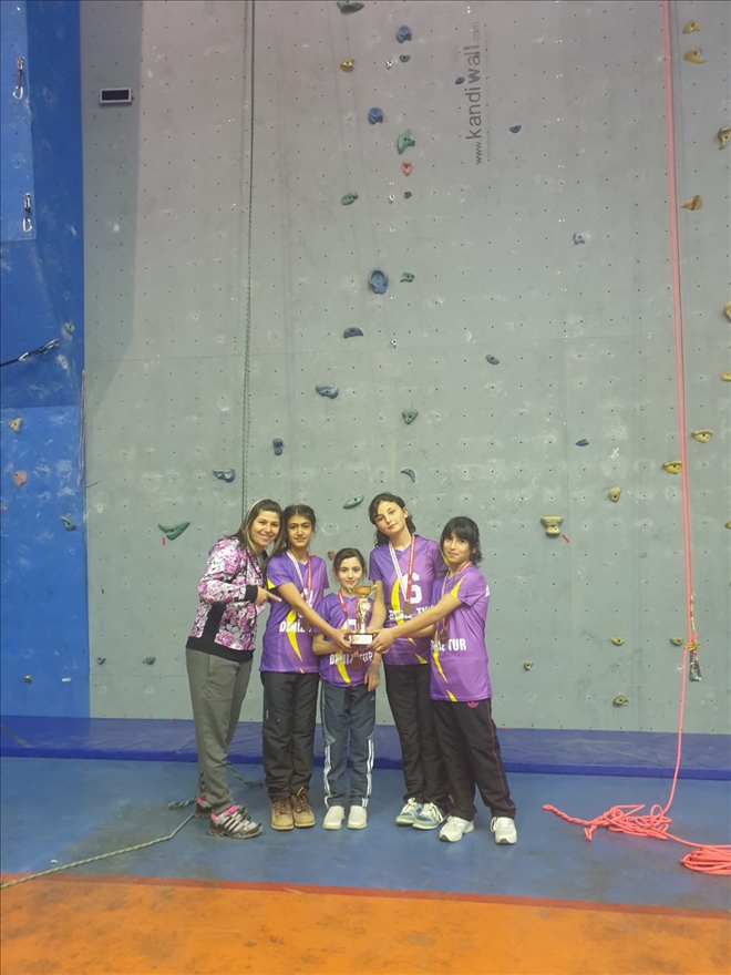 2 KATEGORİDE ŞAMPİYON