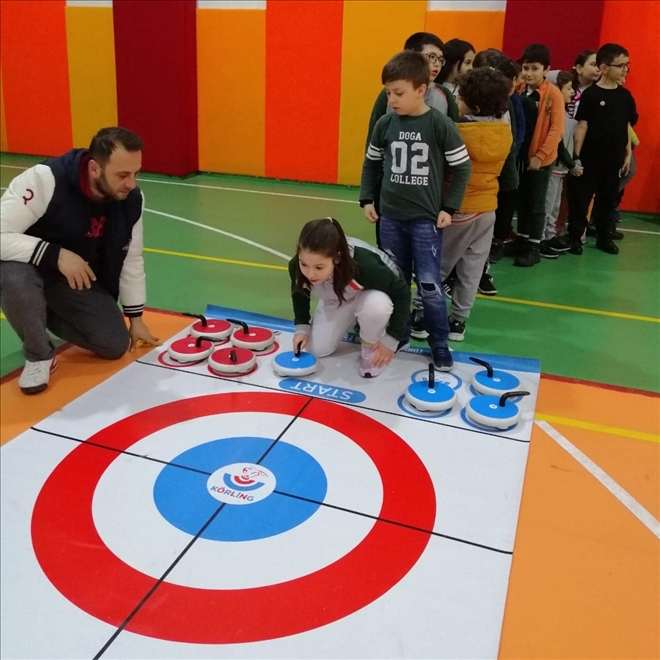 MİNİK ÖĞRENCİLER BOCCE VE FLOOR CURLİNG ÖĞRENİYOR