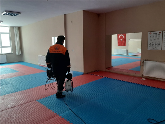 KARATE SALONUNDA DEZEFENKTE ÇALIŞMASI