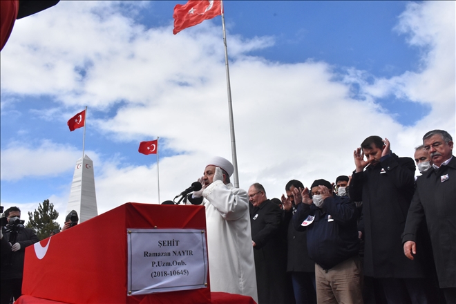 GÖZYAŞLARIYLA UĞURLANDI (VİDEO)