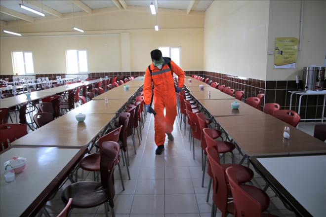 FABRİKALAR KORONAYA KARŞI İLAÇLANDI