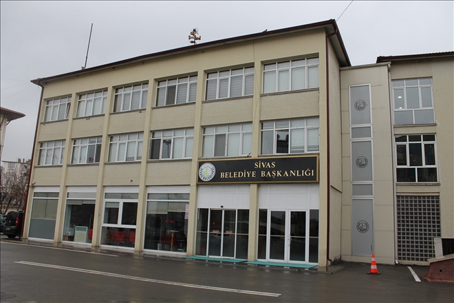 BELEDİYEDE 12 MÜDÜR DEĞİŞTİRİLDİ