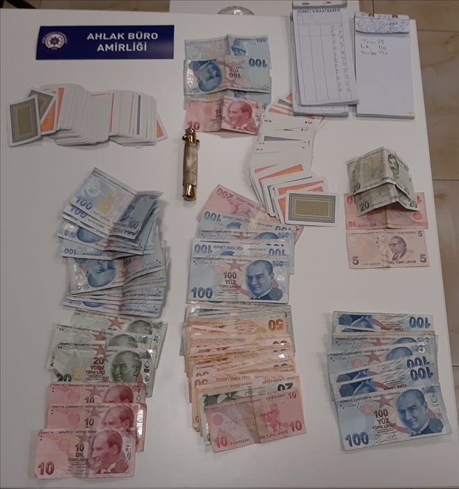 KUMAR OYNAYAN 19 KİŞİ SUÇÜSTÜ YAKALANDI