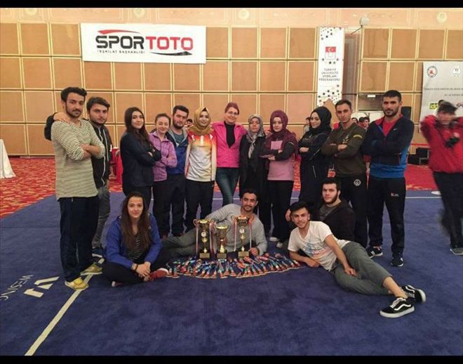 CUMHURİYET ÜNİVERSİTESİ DAMGA VURDU