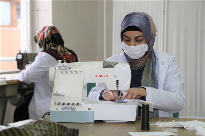İKİ GÜNDE 500 ADET MASKE ÜRETİLİYOR