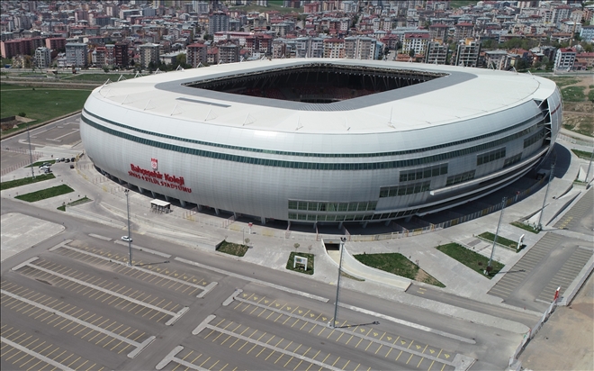 STADYUMDA İSTİKLAL MARŞI SESLERİ