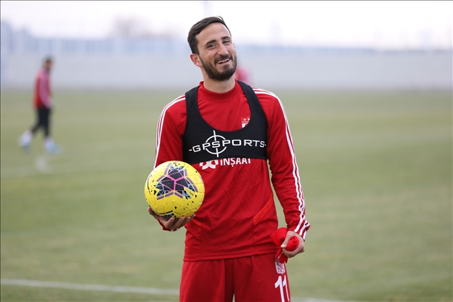 ?SİVASSPOR´UN OYUNCUSUYUM?