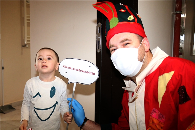 ÇOCUKLARA KARAGÖZ  VE HACİVAT SÜRPRİZİ