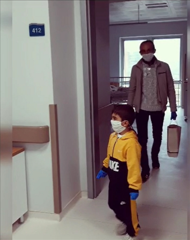 ALKIŞLARLA TABURCU OLDULAR (VİDEO)