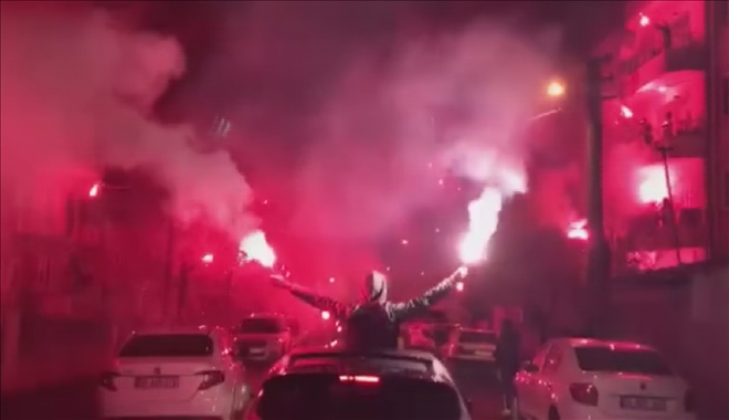 VİRÜS KUTLAMAYA ENGEL OLMADI (VİDEO)