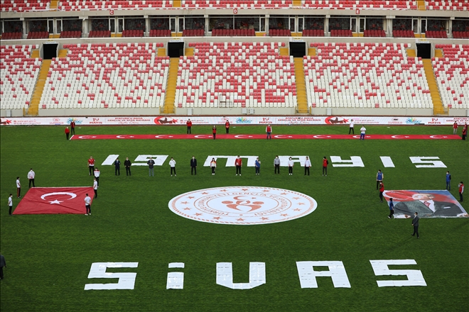 4 EYLÜL´DE İSTİKLAL MARŞI ÇALINDI