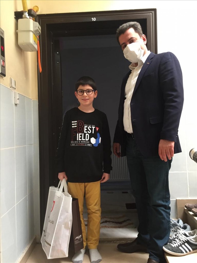 BAŞARILI SPORCULARA ÖDÜL