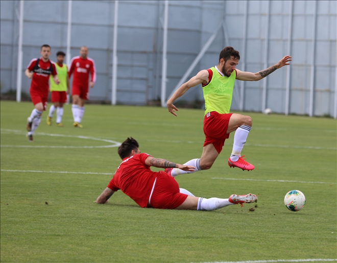 MERT HAKAN VE EMRE KILINÇ ŞOV (VİDEO)