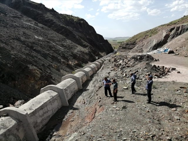 ÇİFTÇİLER GÖLETİN TAMAMLANMASINI İSTİYOR