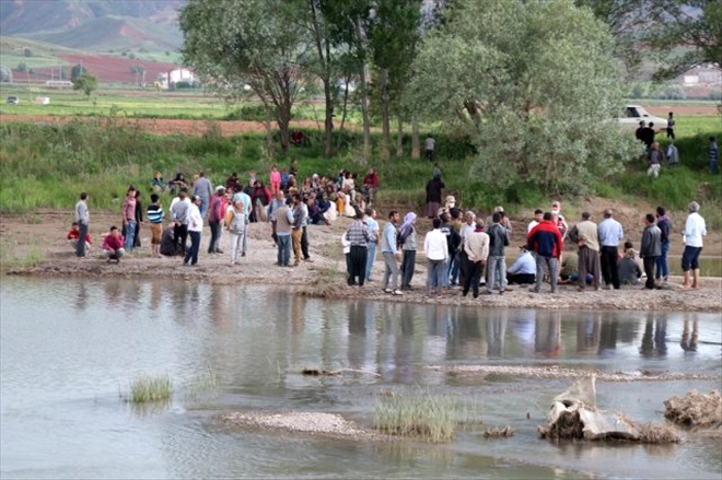 KIZILIRMAK 3 ÇOCUĞA MEZAR OLDU (VİDEO)
