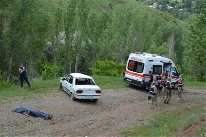 OTOMOBİL DEVRİLDİ: 1 ÖLÜ, 1 YARALI