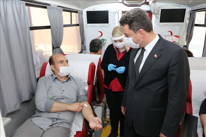 EĞİTİMCİLERDEN KAN BAĞIŞI