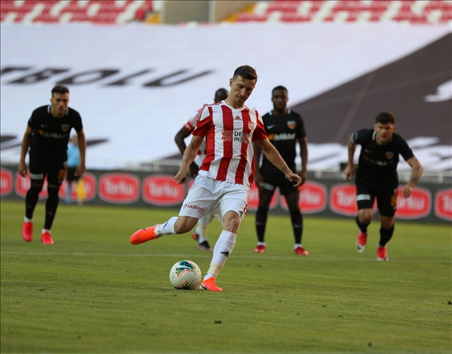 SOSYAL MEDYA HESABINI KAPATTI