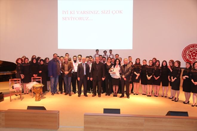 CÜ´DE ÇOK SESLİ KORO KONSERİ