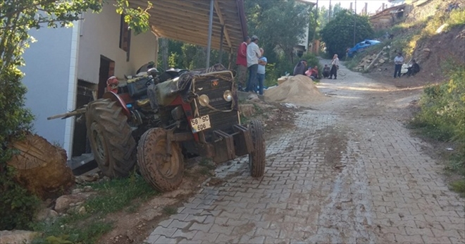 TRAKTÖRÜN ALTINDA KALAN ÇOCUK ÖLDÜ