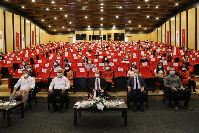 ÜNİVERSİTE´DE HİZMET İÇİ EĞİTİM