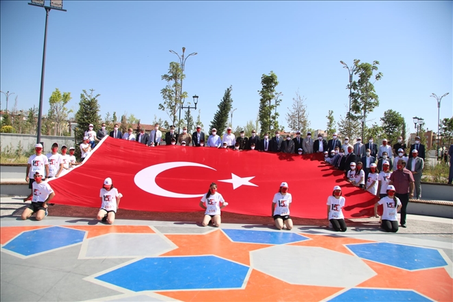 MİLLET BAHÇESİNDE ATLETİZM YARIŞMASI