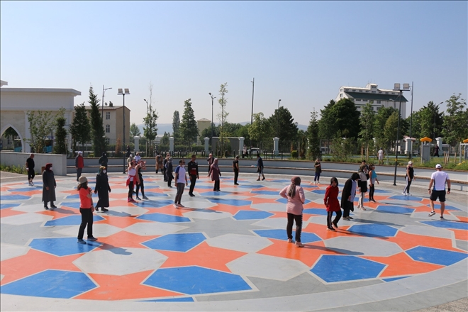 HALK SPORUNA DAVETLİSİNİZ