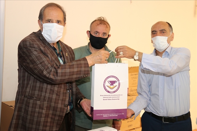 KAHVECİLER ODASINDAN ÜYELERE HİJYEN SETİ