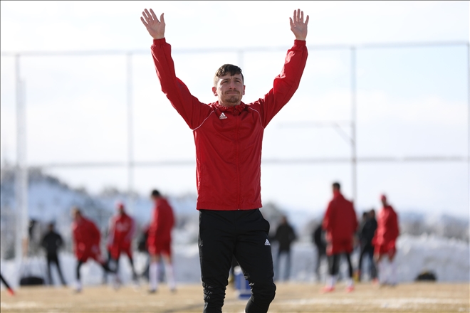 MERT HAKAN, SİVASSPOR´A VEDA ETTİ