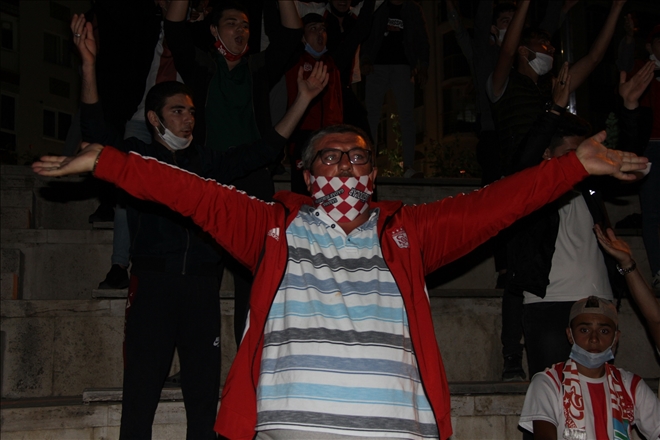 ZABAHA KADAR AVRUPA COŞKUSU