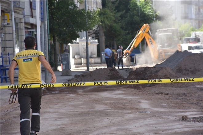 DOĞALGAZ BORUSUNU İKİ DEFA PATLATTILAR (VİDEO)