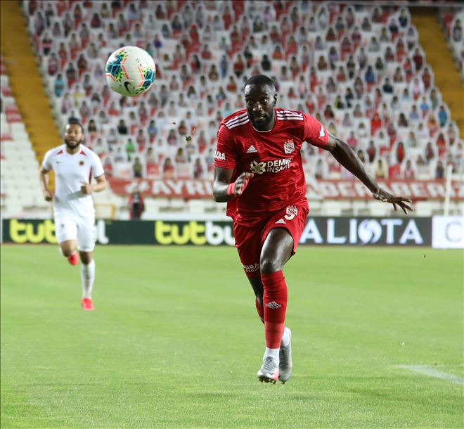 GOLLERE YATABARE İMZASI