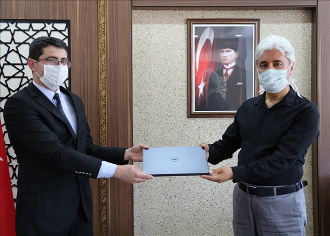 HER ÖĞRETİM ÜYESİNE BİR BİLGİSAYAR (VİDEO)