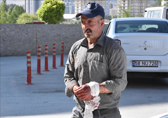 103 ACEMİ KASAP HASTANELİK OLDU (VİDEO)