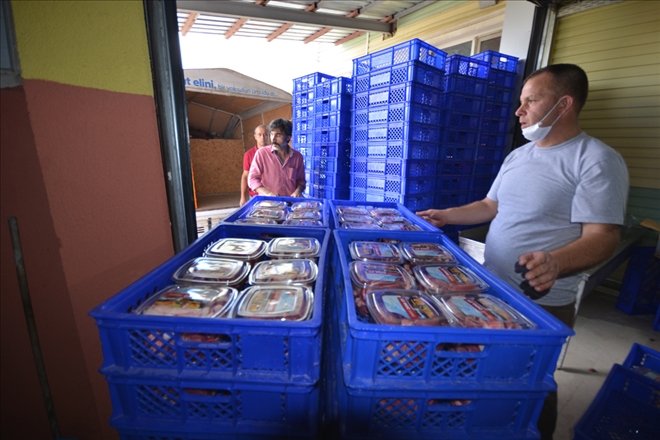 KURBAN BAĞIŞLARI YÜZLERİ GÜLDÜRDÜ (VİDEO)