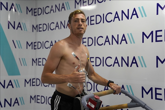 BAŞARILI FUTBOLCU SAĞLIK KONTROLÜNDEN GEÇTİ