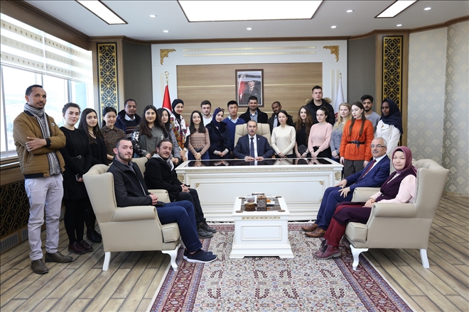 ÜNİVERSİTE ERASMUS´TA İLK SIRALARDA