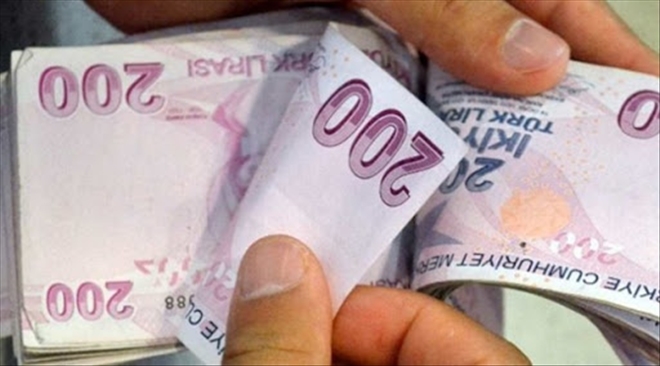 BULDUĞU 10 BİN LİRAYI SAHİBİNE TESLİM ETTİ