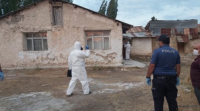 EVİNDE ÖLÜ BULUNDU