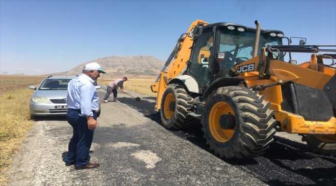 ULAŞ´TA ASFALT YAMA ÇALIŞMALARI DEVAM EDİYOR