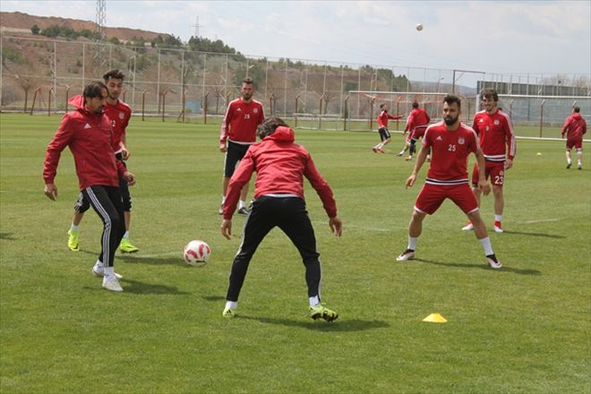 TAKIM BUGÜN GİDİYOR