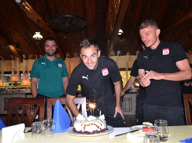 FELİX´E SÜRPRİZ DOĞUM GÜNÜ