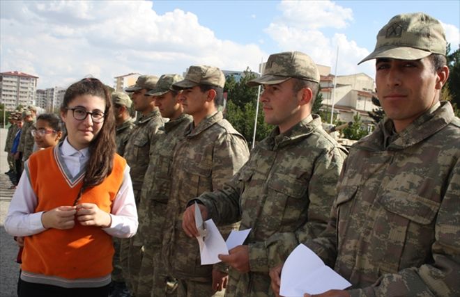 ÖĞRENCİLERDEN ASKERLERE MEKTUP