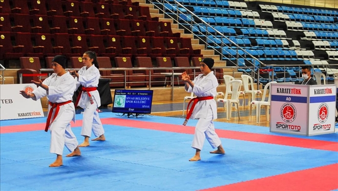 KARATEDE BEŞİNCİ OLDULAR