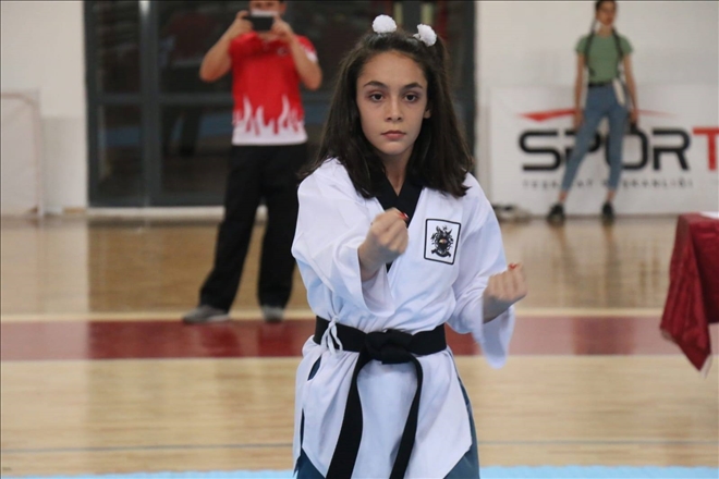 TAEKWONDOCULAR HÜNERLERİNİ SERGİLEDİ