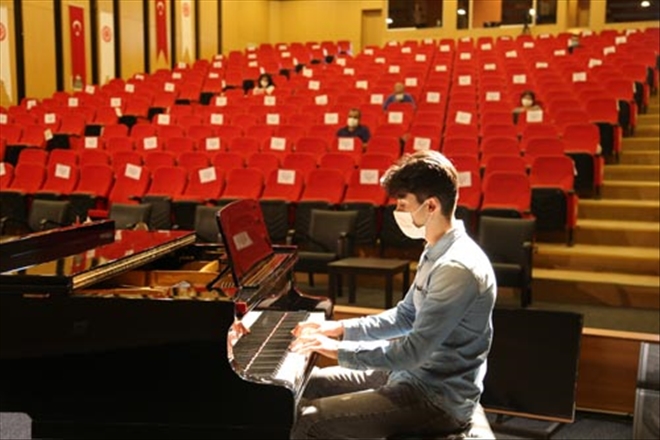 Adaylar Kıyasıya Yarıştı --VİDEOLU--