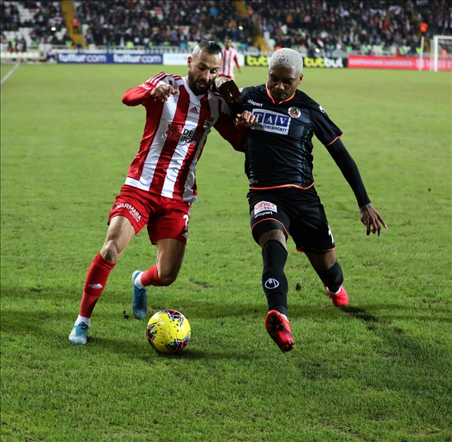 YENİ YİĞİDO SAHNEDE!